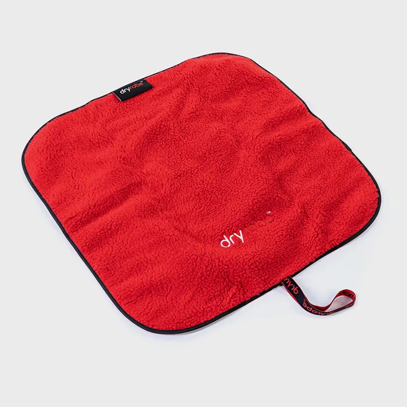 Dryrobe V3 Change Mat in Black/Red
