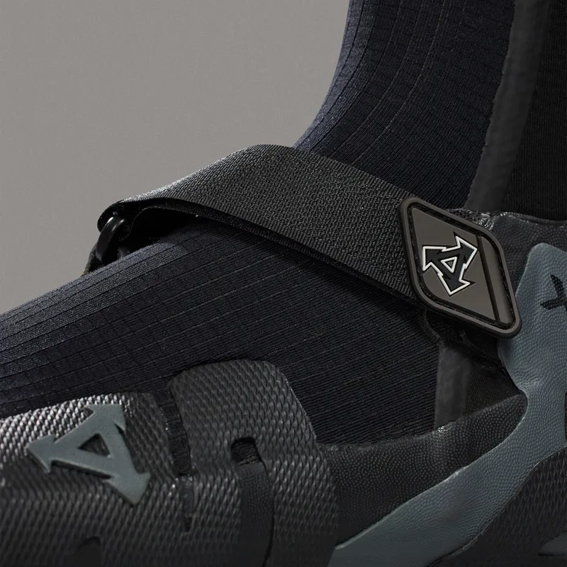 Xcel 5mm Drylock Round Toe wetsuit boot in Black/Grey-1