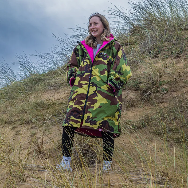 Dryrobe Advance Long Sleeve Change Robe in Camo/Pink for Ages 10-14-3