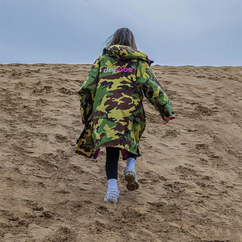 Dryrobe Advance Long Sleeve Change Robe in Camo/Pink for Ages 10-14-4