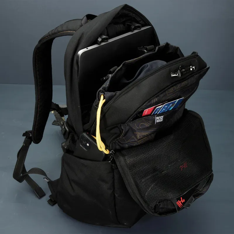 FCS Pacsafe Roam 25L Day Pack-4