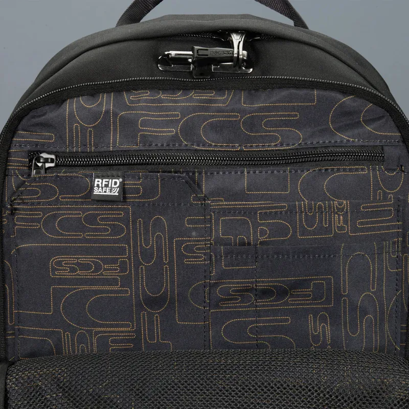 FCS Pacsafe Roam 25L Day Pack-7