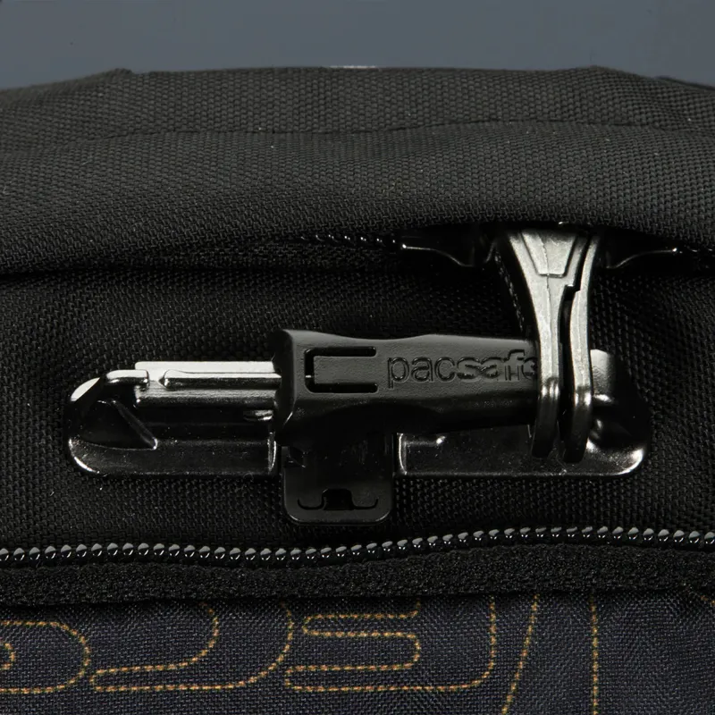 FCS Pacsafe Roam 25L Day Pack-8