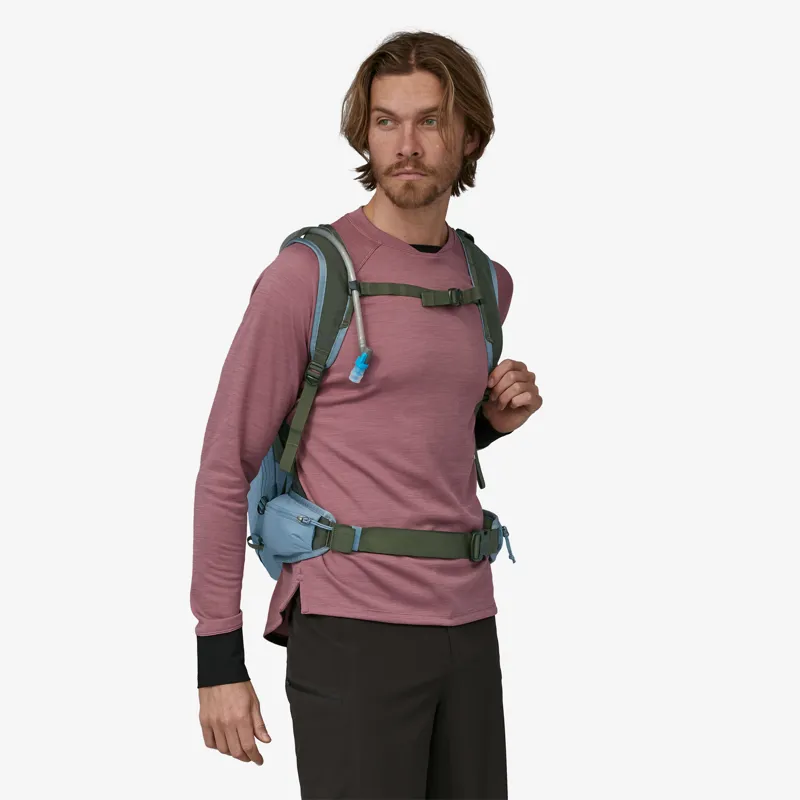 Patagonia Dirt Roamer 20 L Pack in Steller Blue-2