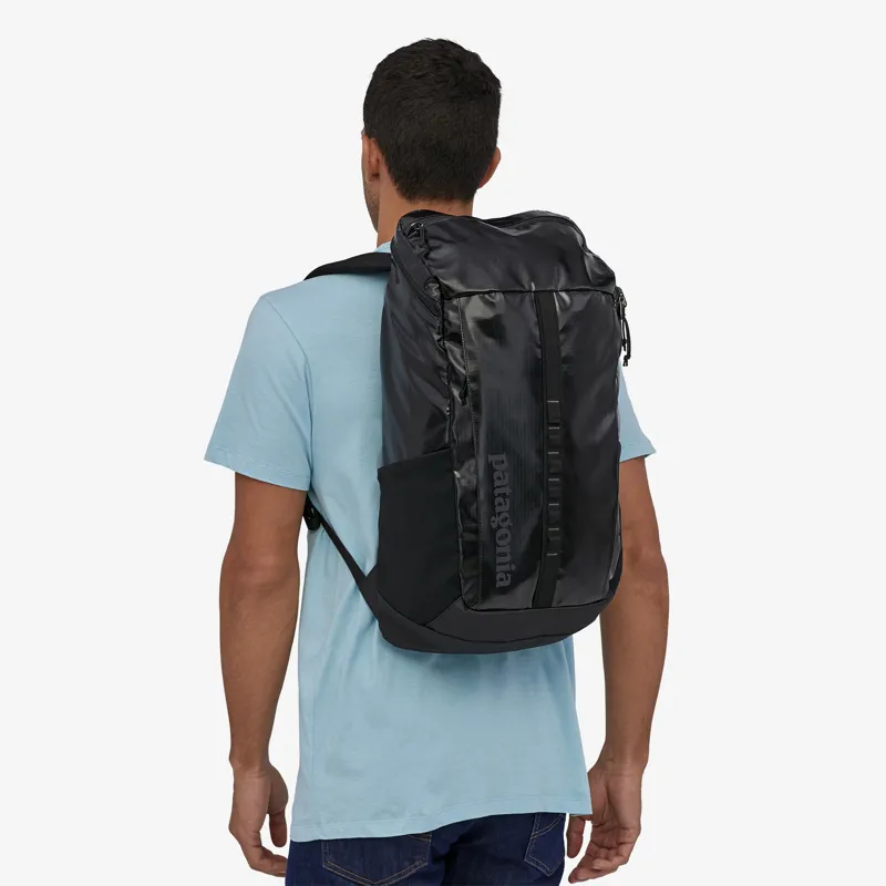Patagonia Black Hole 25L Pack in Black-1
