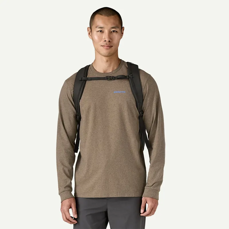 Patagonia Black Hole 32L Pack in Black w/Black-2
