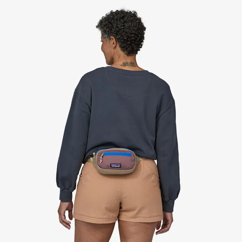 Patagonia Ultralight Black Hole 1l Mini Hip Pack in Belay Blue-2