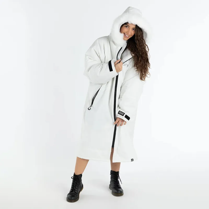 Dryrobe Advance Long Sleeve Change Robe in Alpine White/Grey