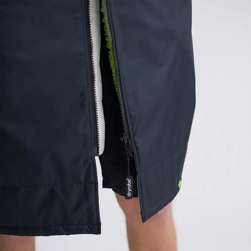 Dryrobe Advance Long Sleeve Change Robe in Anthracite/Lime-9