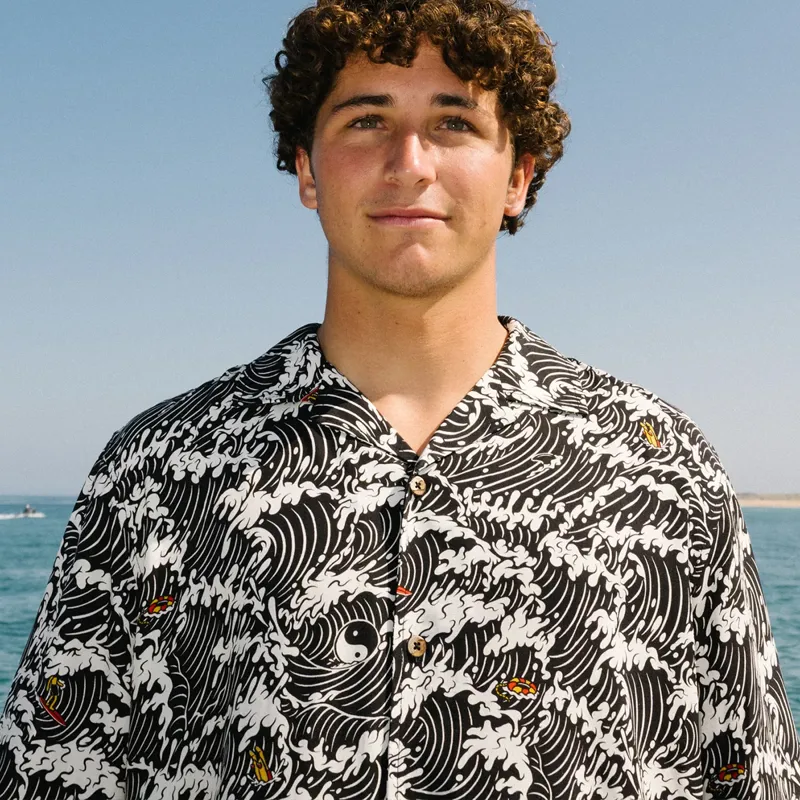 T and C Surf Designs Aloha Short Sleeve Shirt in Fatigue Black-3