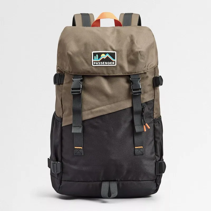 Passenger Boondocker 26L Backpack in Black/Khaki