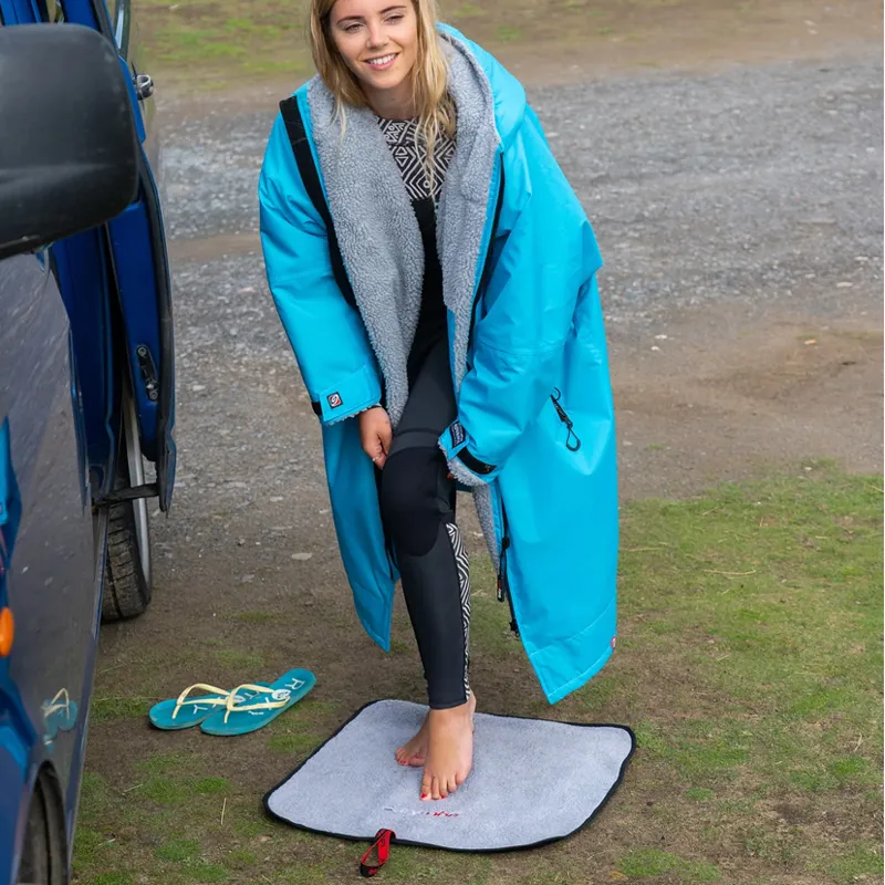 Dryrobe Change Mat in Black/Grey-3