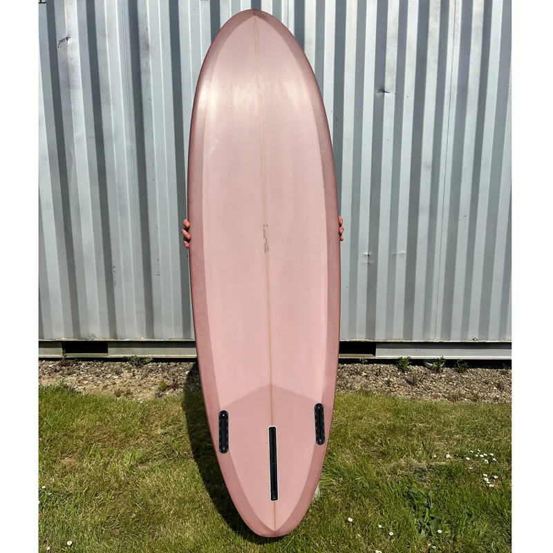 Love Machine Surfboards 6ft 04 Cheet in Salmon - Futures Sides-2