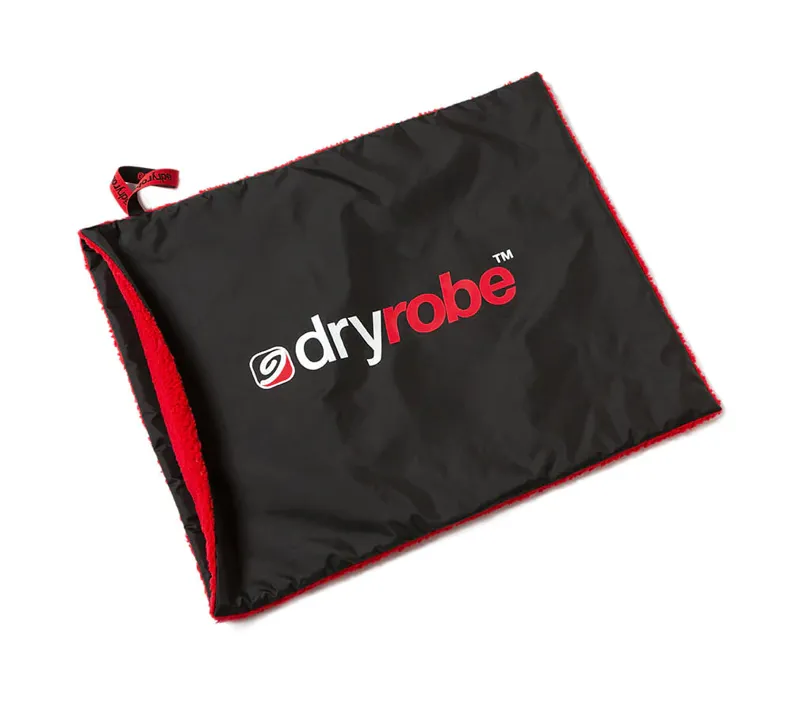 Dryrobe Cushion Cover in Black/Red
