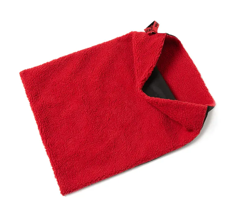 Dryrobe Cushion Cover in Black/Red-1