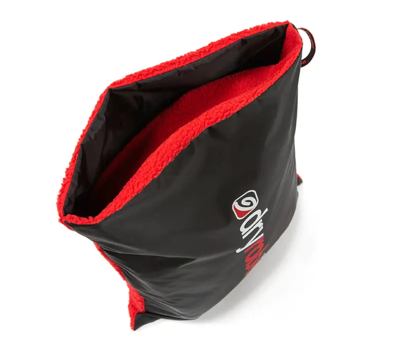 Dryrobe Cushion Cover in Black/Red-4