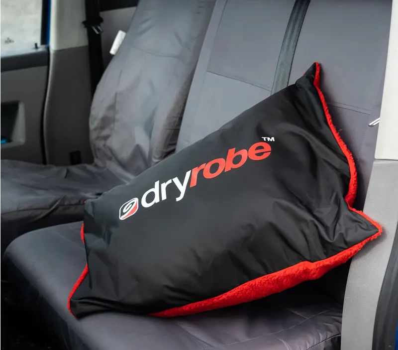 Dryrobe Cushion Cover in Black/Red-6