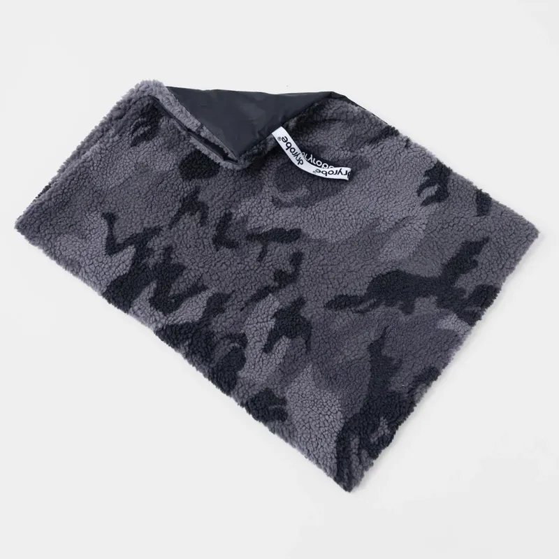 Dryrobe Cushion Cover in Black Camo