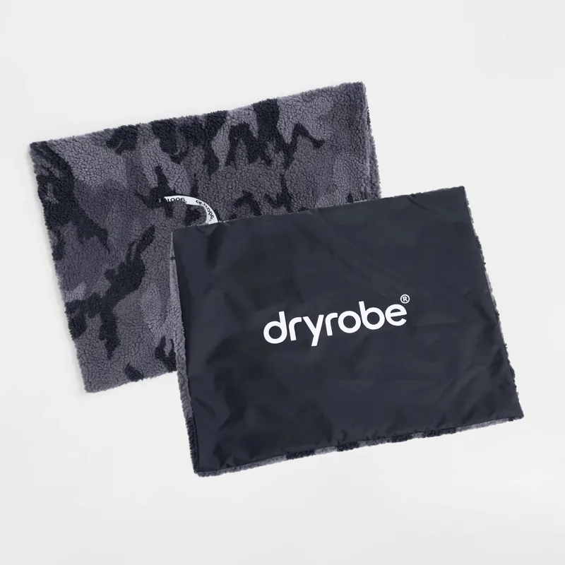 Dryrobe Cushion Cover in Black Camo