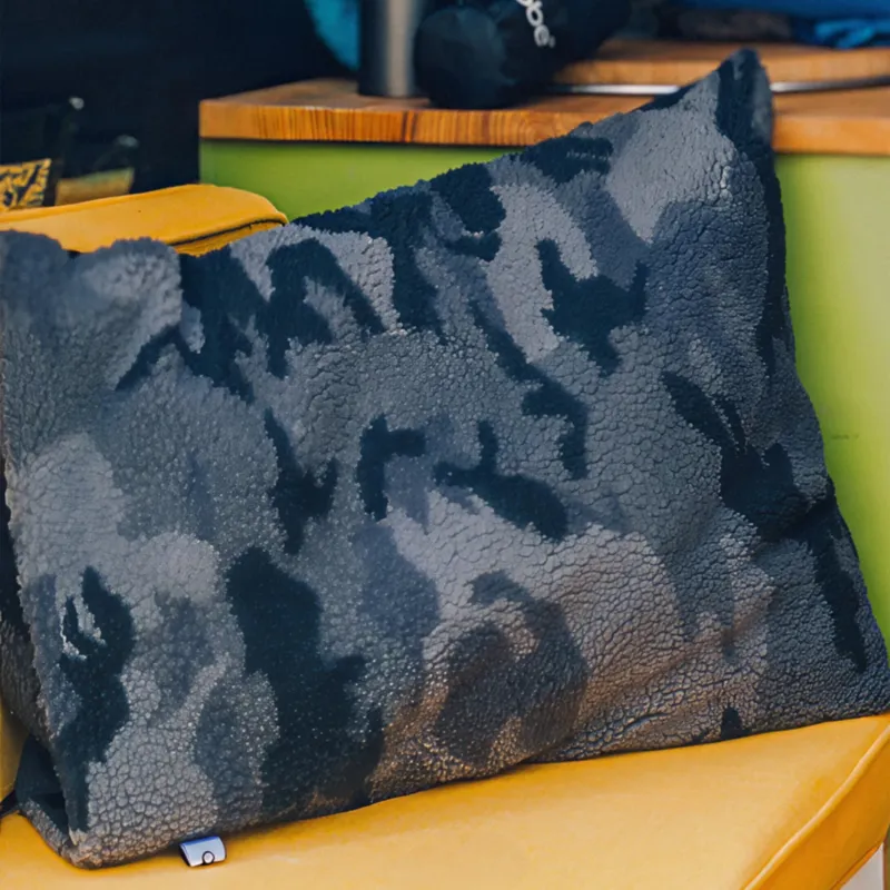 Dryrobe Cushion Cover in Black Camo-2