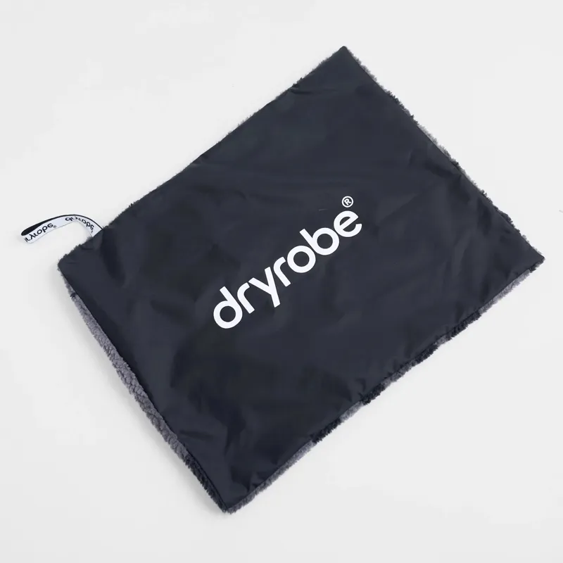 Dryrobe Cushion Cover in Black Camo-3