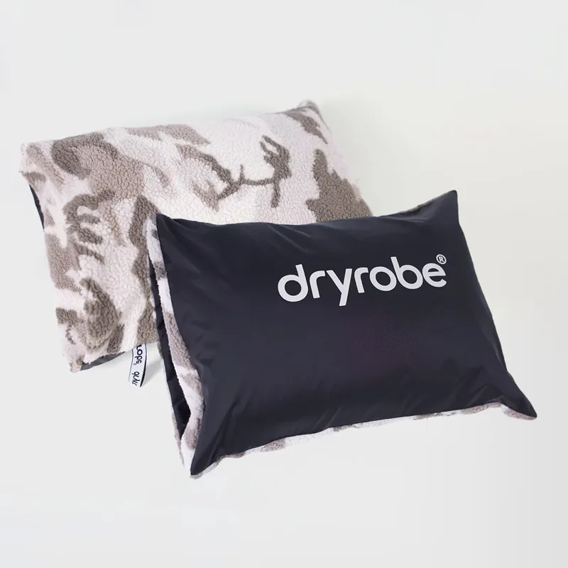 Dryrobe Cushion Cover in Sand Camo/Black