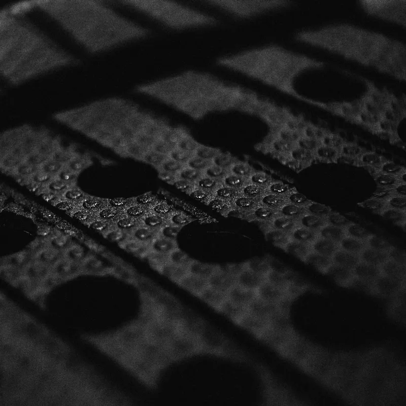 FCS Julian Treadlite Tail Pad in Charcoal/Mango-2