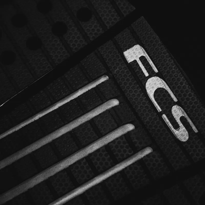 FCS Julian Treadlite Tail Pad in Charcoal/Mango-3