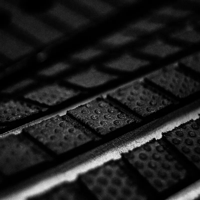 FCS Julian Treadlite Tail Pad in Black/Charcoal-1