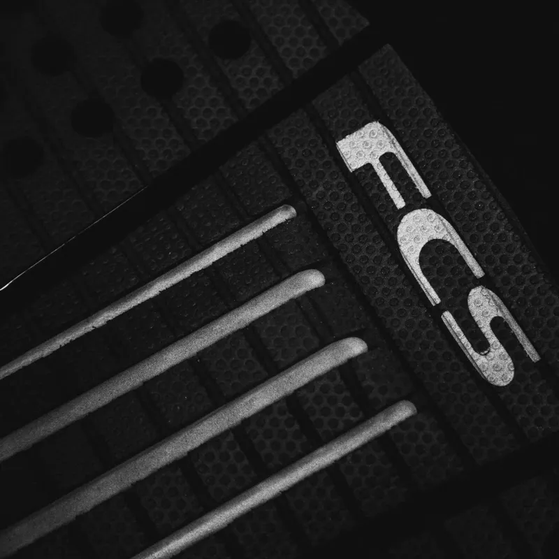 FCS Julian Treadlite Tail Pad in Black/Charcoal-3