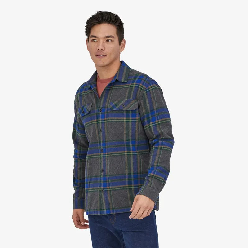 Patagonia Men's Long-Sleeved Organic Cotton Midweight Fjord Flannel Shirt in Black-1
