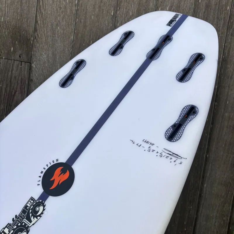 JS Industries Flame Fish 5ft 09 Surfboard - FCS2-2