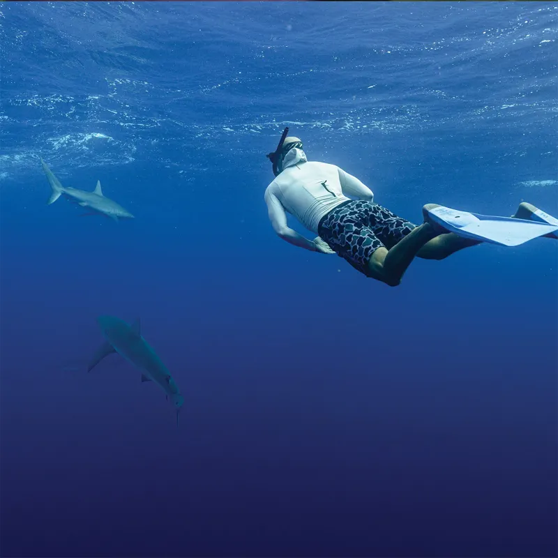 Florence Marine Long Sleeve Utility Pocket Hooded Rashguard in Silver-2