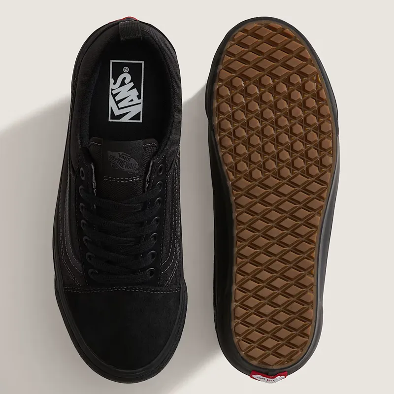 Vans MTE Old Skool Insulated Shoes in Black-2