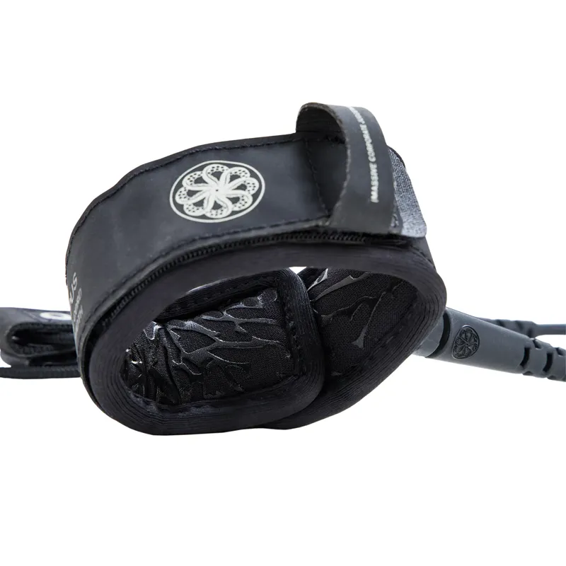 Octopus Mission Control Leash in Black-1