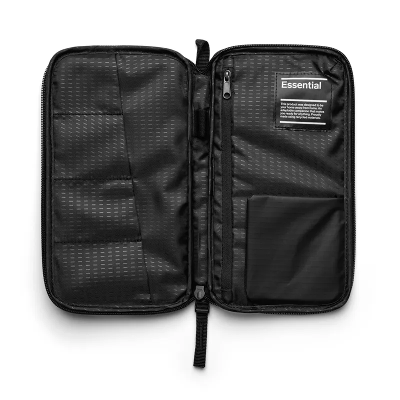 Db Journey Essential Passport Cover-1