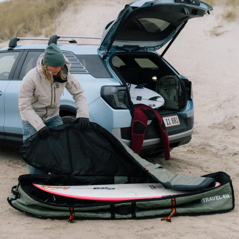 FCS GO-Light Travel 4 Wheelie Shortboard/Fish Board Bag-10