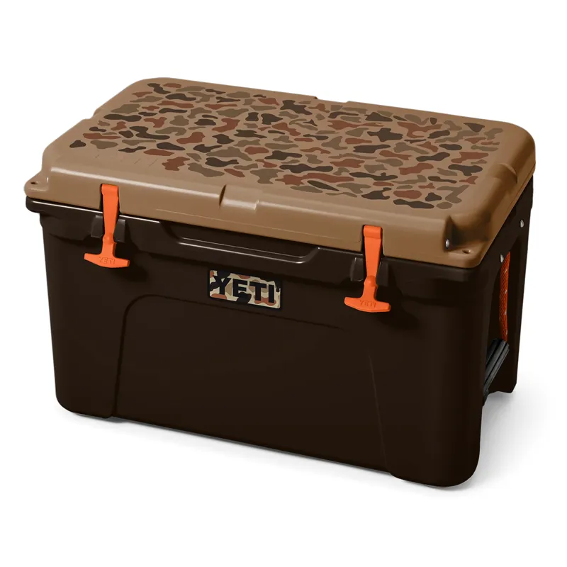 Yeti Tundra 45 Cooler in Wetlands Camo