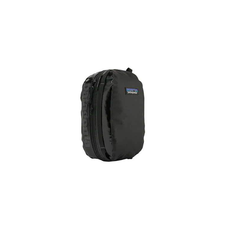 Patagonia Small Black Hole Cube in Black