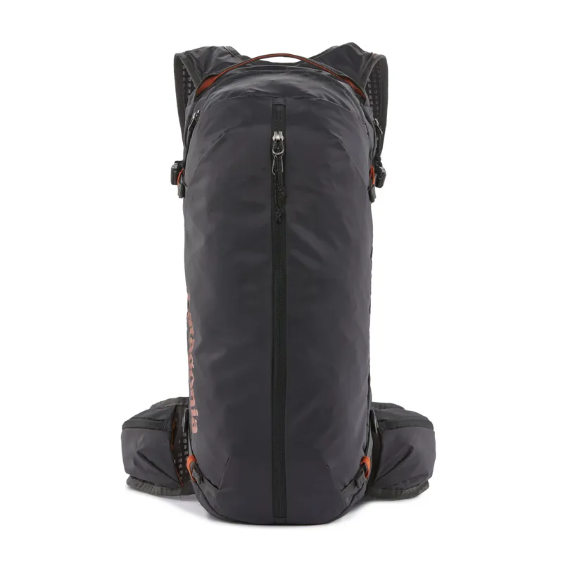 Patagonia Dirt Roamer 20 L Pack in Ink Black