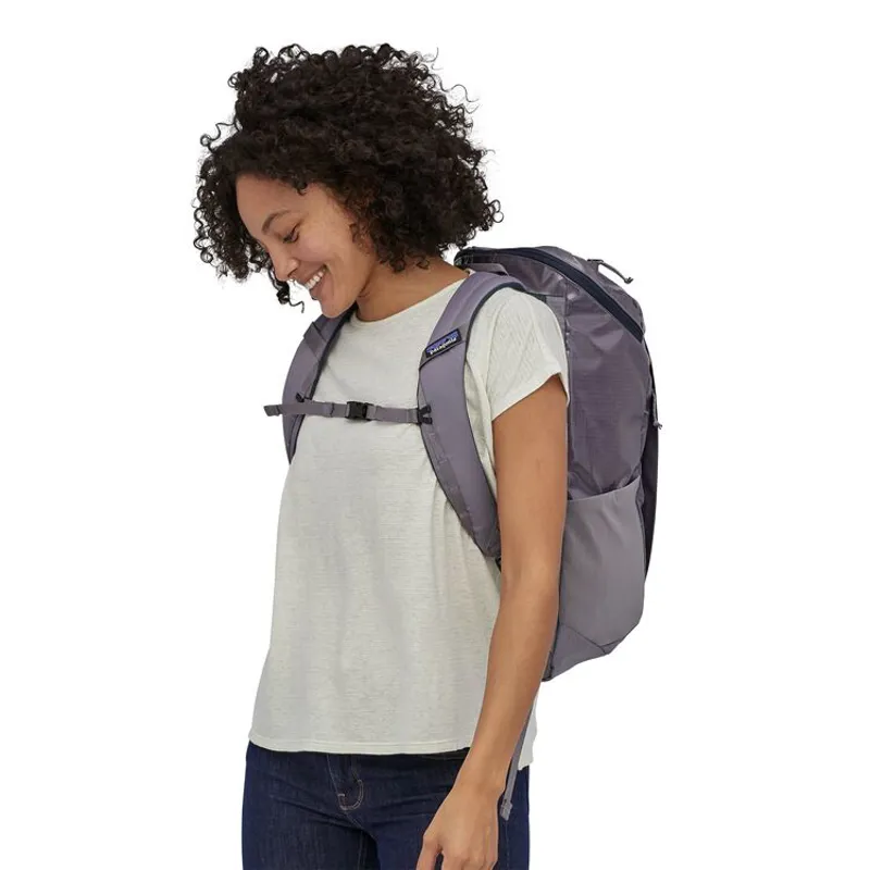 Patagonia / Black Hole Pack 25L / Birch White-1