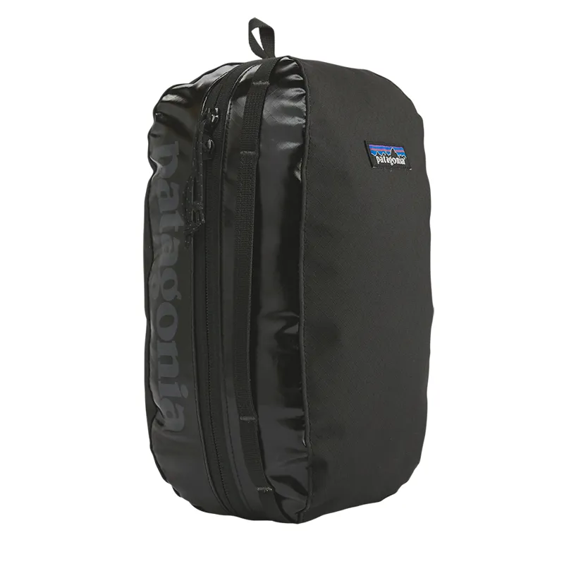 Patagonia 6L Black Hole Cube in Black