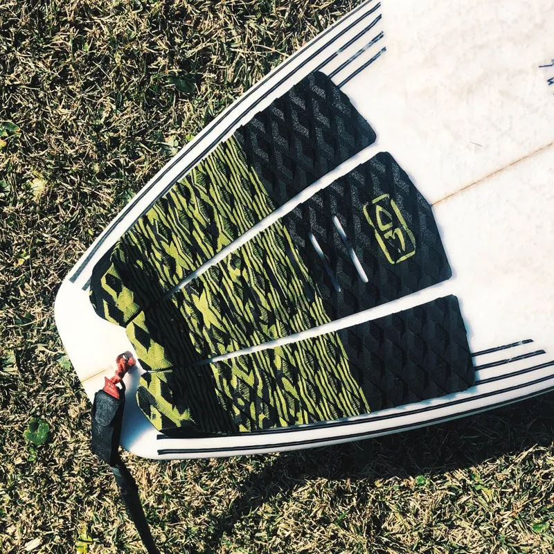 Ocean and Earth Blazed Tail Pad in Olive-Black-2