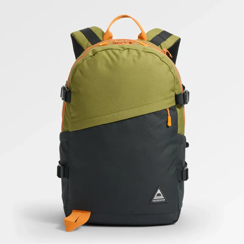 Passenger Boondocker Backpack 22L in Black/Khaki
