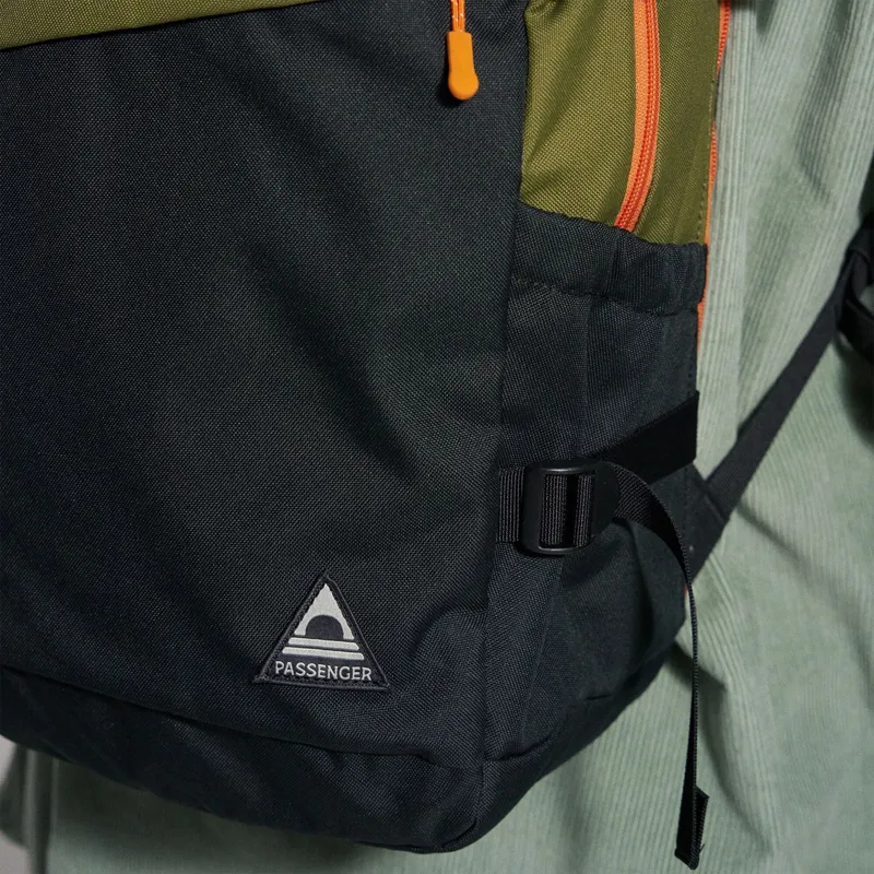 Passenger Boondocker Backpack 22L in Black/Khaki-6