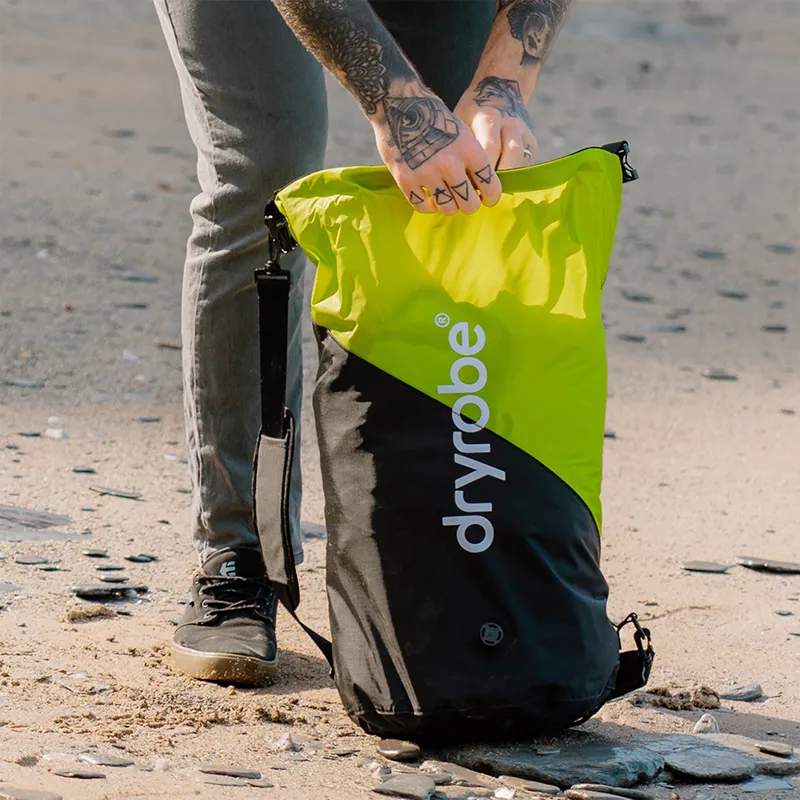 Dryrobe Compression Travel Bag in Black/Lime-6