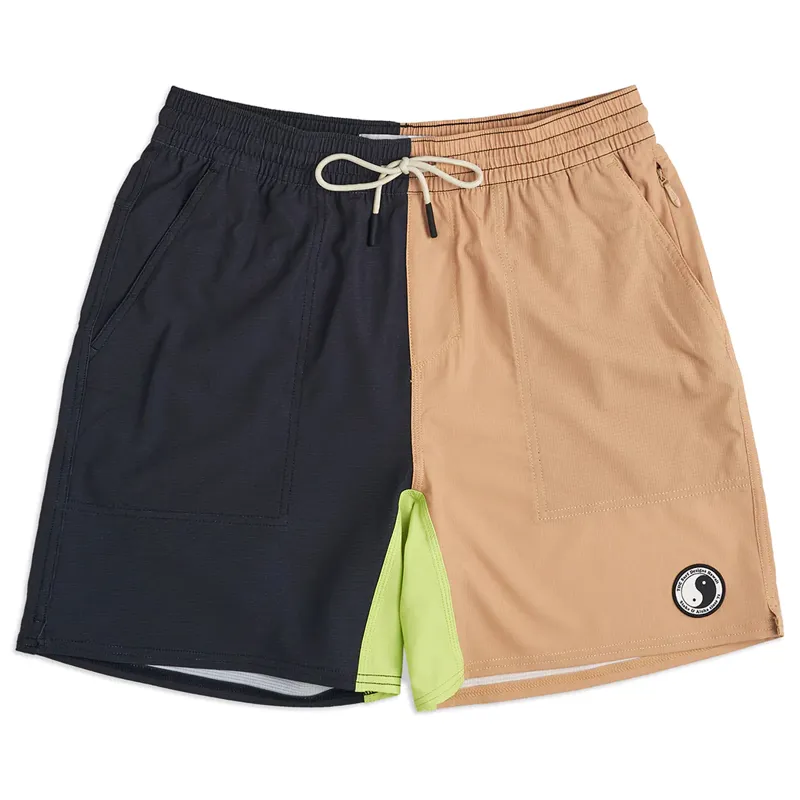 T and C Crew Elastic 18.5in Shorts in Washed Black