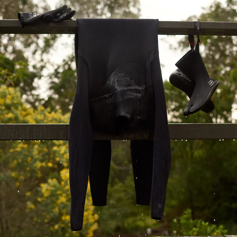 O'Neill Hyperfreak 4/3mm+ Chest Zip Wetsuit in Black-4