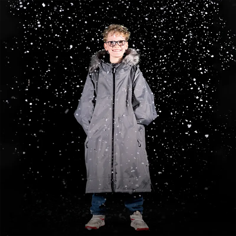 Dryrobe Advance Long Sleeve Change Robe in Alpine Charcoal/Black for Ages 5-9-1