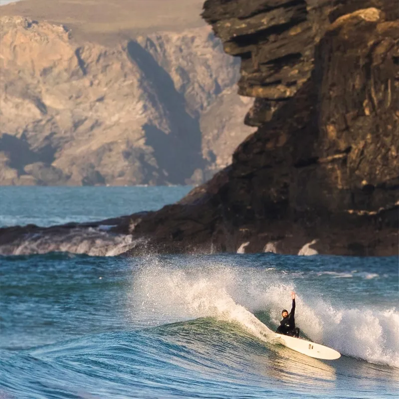 Skindog Surfboards Thunderbolt Red Ova in Silver - FCS2-2